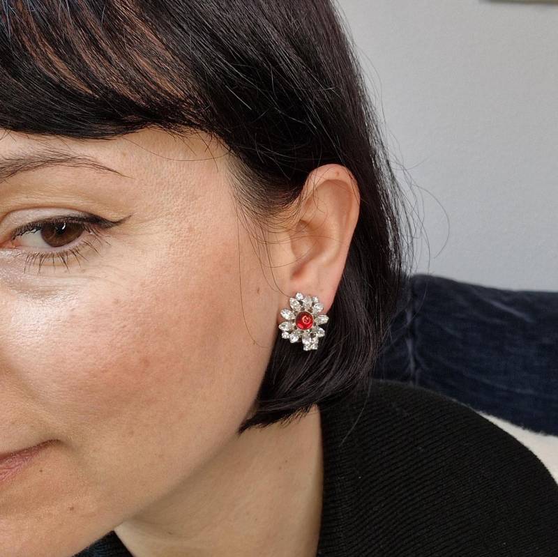 Vintage Christian Dior Rote Kristall Blumen Ohrclips, 80Er Jahre von tbymallano