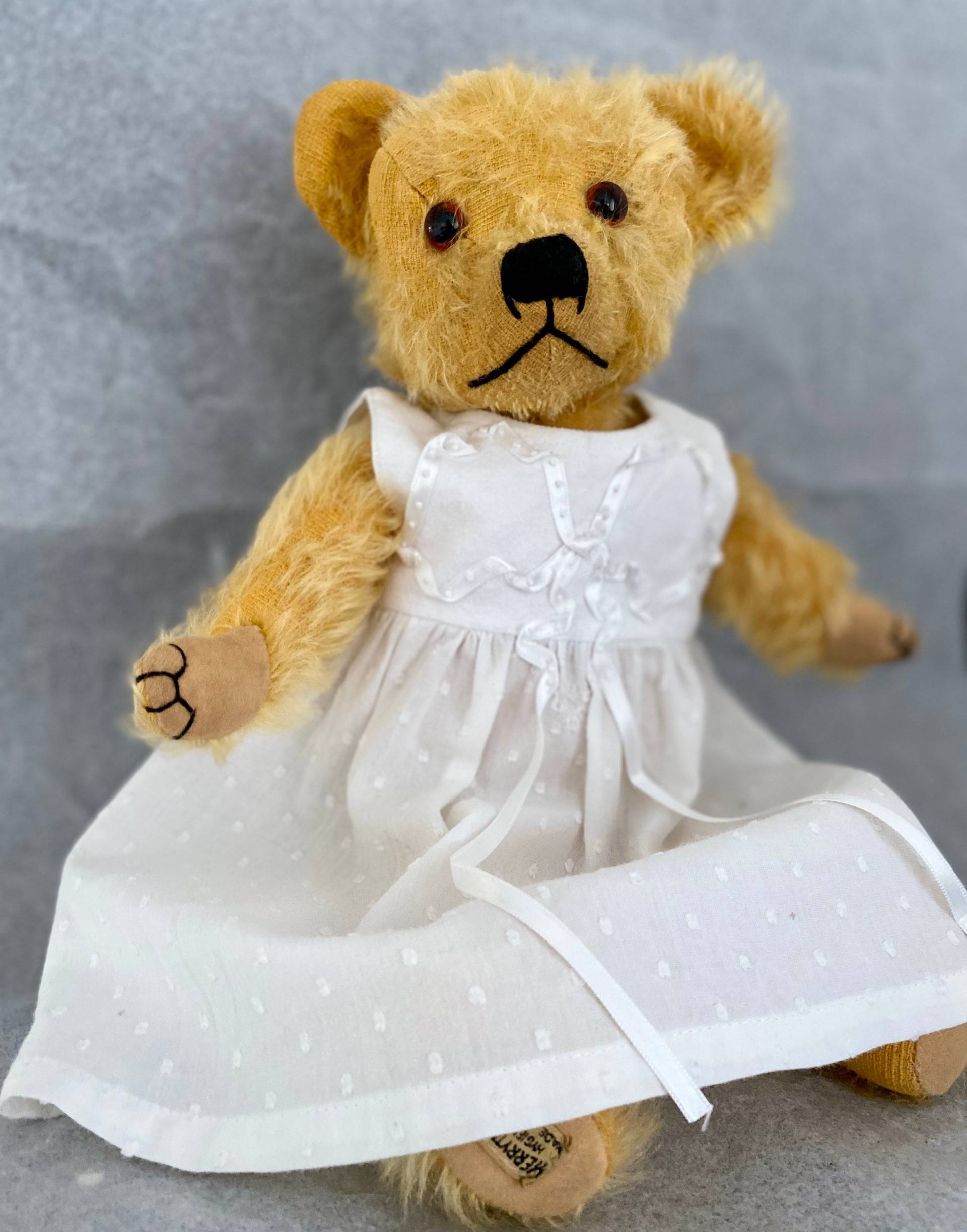 Made To Order Vintage Kleid Mit Seidenband-stickerei, Speziell Für Einen Bären Von 34-40 cm von teddywithsweetheart