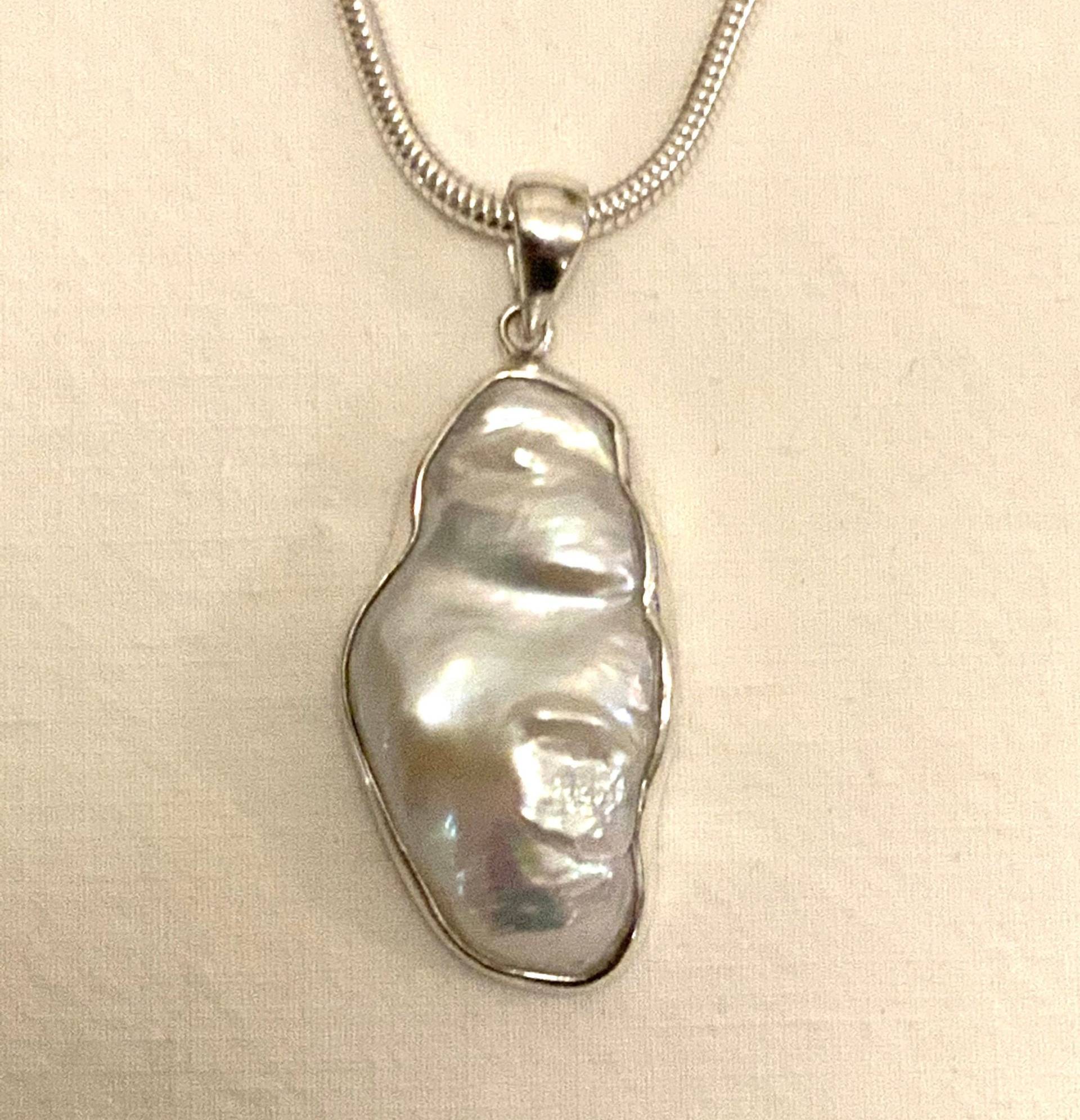 Außergewöhnliche Anhänger Aus Perlmutt in 925Er Silber Gefasst , 4 Verschiedene Unikate Außergewöhnliche Anhänger Aus Perlmutt in 925Er Silber Gefasst , 4 Verschiedene Unikate von tendenceByAngela