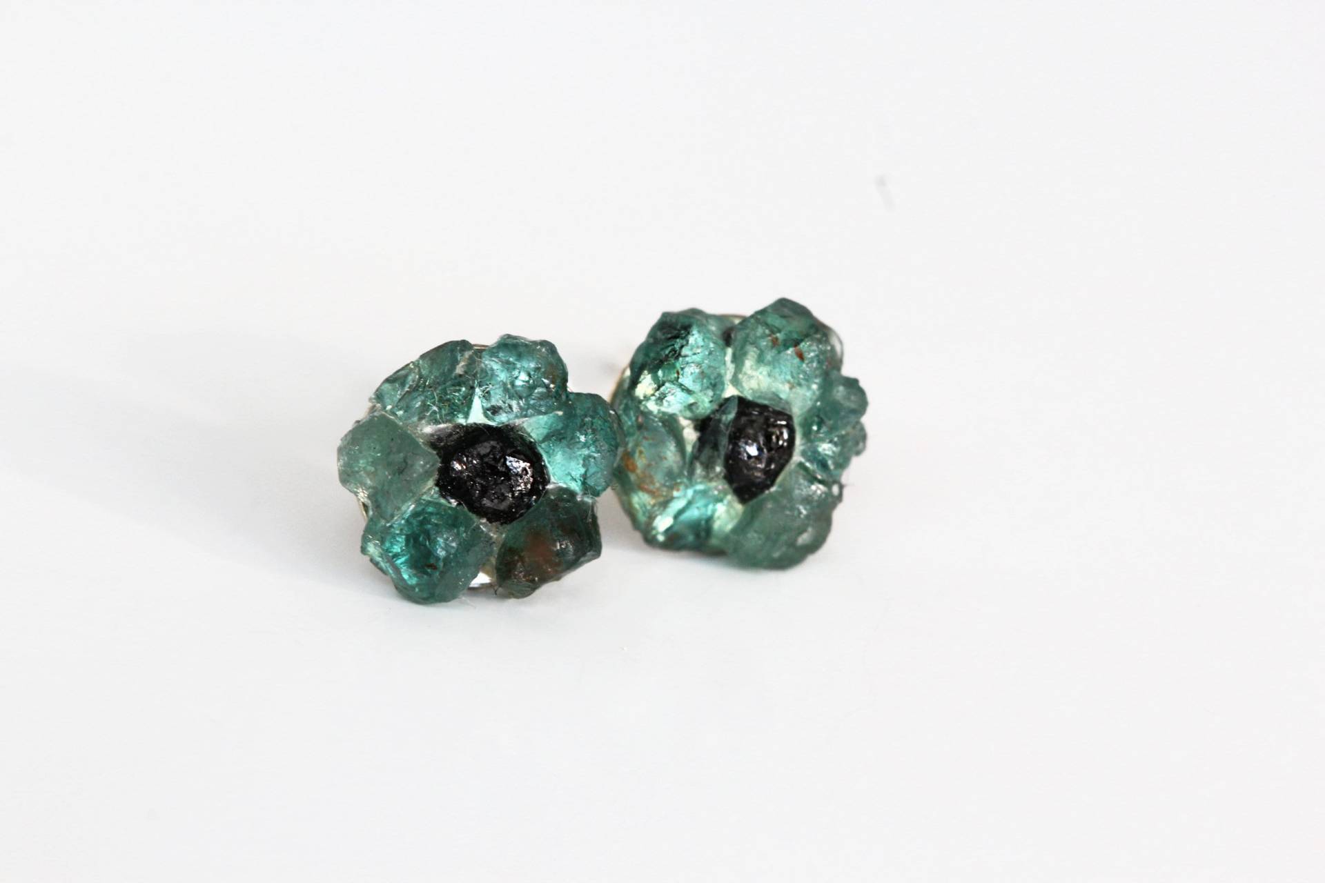 Smaragd Ohrstecker, Roher Und Rohdiamant Sterlingsilber-Ohrringe, Rohstein-Mosaik-Ohrringe, Edelstein-Blumen-Ohrringe Smaragd Ohrstecker, Roher Und Rohdiamant Sterlingsilber-Ohrringe, Rohstein-Mosaik-Ohrringe, Edelstein-Blumen-Ohrringe von VallomaJewelryShop