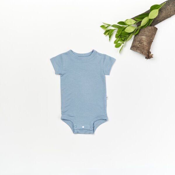 tetoi-vienna TENCEL kurzarm Baby Body "Waldbad" von tetoi-vienna