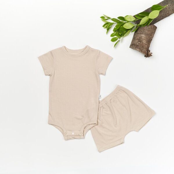 tetoi-vienna TENCEL kurzarm Body und kurze Hose Baby Set "Waldbad" von tetoi-vienna