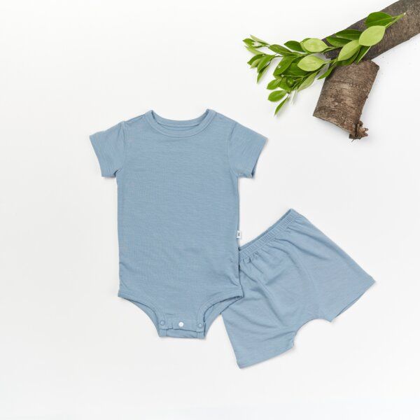 tetoi-vienna TENCEL kurzarm Body und kurze Hose Baby Set "Waldbad" von tetoi-vienna