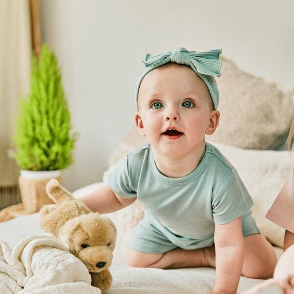 tetoi-vienna TENCEL kurzarm Body und kurze Hose Baby Set "Waldbad" von tetoi-vienna