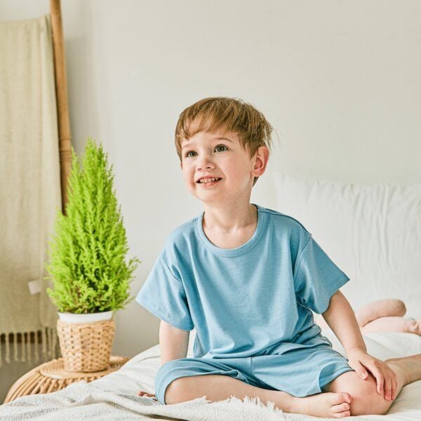 tetoi-vienna TENCEL kurzarm T-Shirt und kurze Hose Kinder Set "Waldbad" von tetoi-vienna