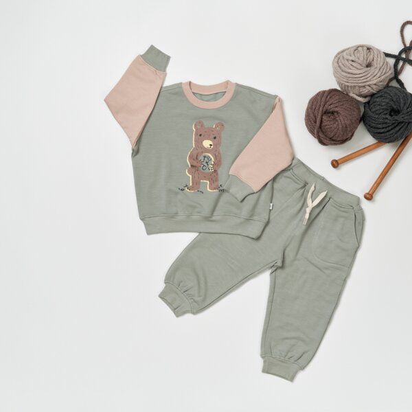 tetoi-vienna TENCEL kuscheliges Kinder Sweatshirt Hose Set "Alpenflausch Bär" von tetoi-vienna