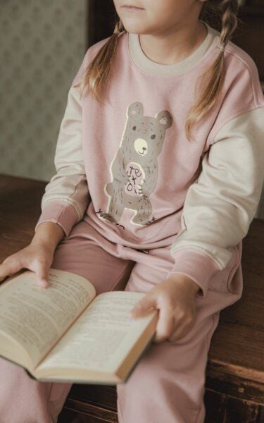 tetoi-vienna TENCEL kuscheliges Kinder Sweatshirt Hose Set "Alpenflausch Bär" von tetoi-vienna