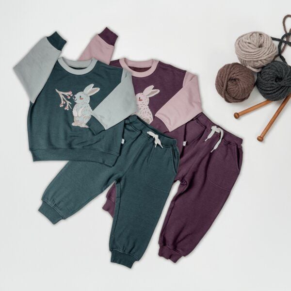 tetoi-vienna TENCEL kuscheliges Kinder Sweatshirt Hose Set "Alpenflausch Hase" von tetoi-vienna