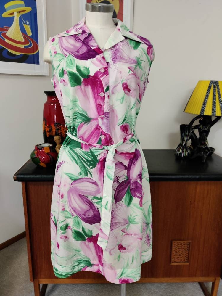 Shirt Style Kleid Sommer Cool Toller Druck Lila Rosa Grün Floral Minikleid Büste 96cm 38 Zoll von texanddaisyvintage