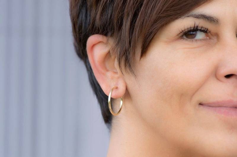 14K Solid Gold Hoop Ohrringe Eleganter Kreis Schlauch Schmuck von thalassajewelry