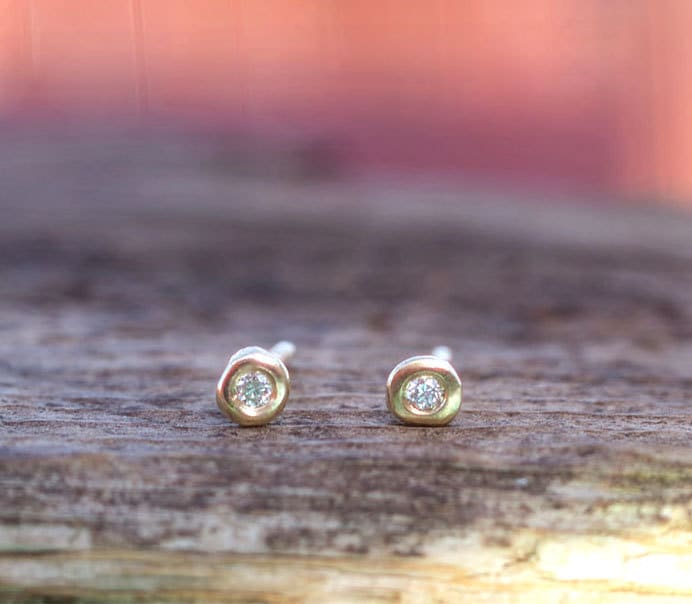 Natürliche Diamant Ohrstecker Aus Massivem Gold/Winzige Feine Edelsteine 207H-D von thalassajewelry