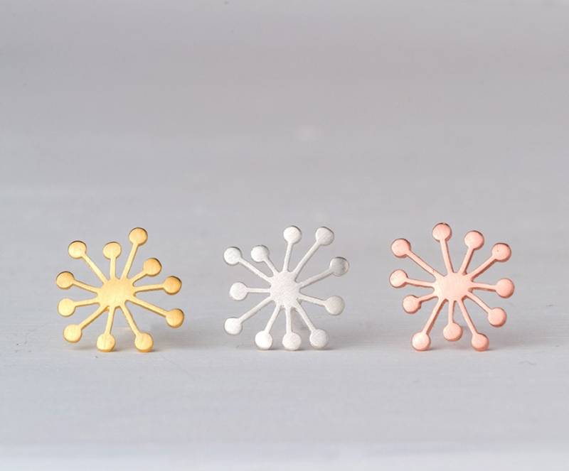 Solid Gold Blumen Ohrringe/Löwenzahn Ohrstecker Zierliche 14K Einzeln Oder Paar E23 von thalassajewelry