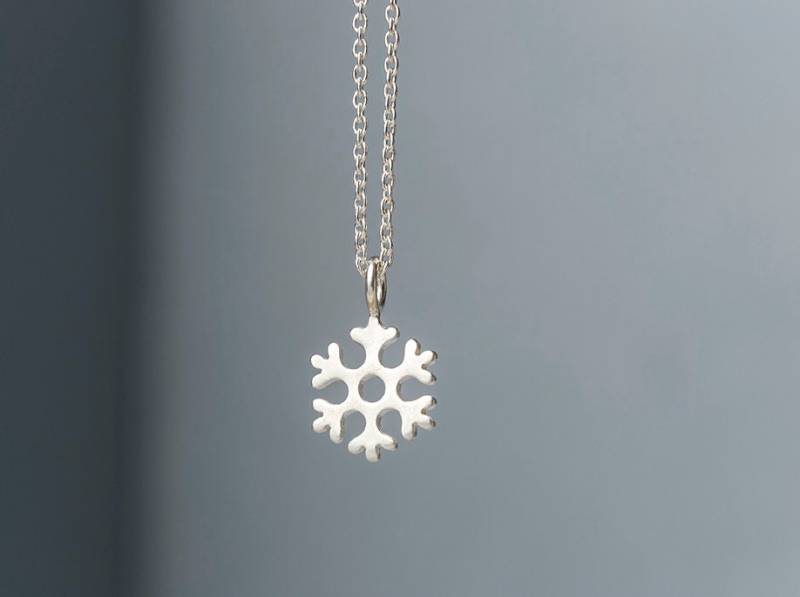 Solide Gold Schneeflocke Halskette/Minimalist Anhänger Geschenk Für Frauen, Kinder Us Duties Included Jp1034 von thalassajewelry