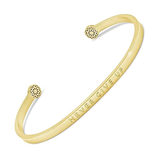 SIMPLE PLEDGE | Never Give Up Armreif | Armband Damen mit Gravur in Silber, Gold, Roségold | Perfekt als Schmuck Geschenk | Blindgravur von the simple pledge