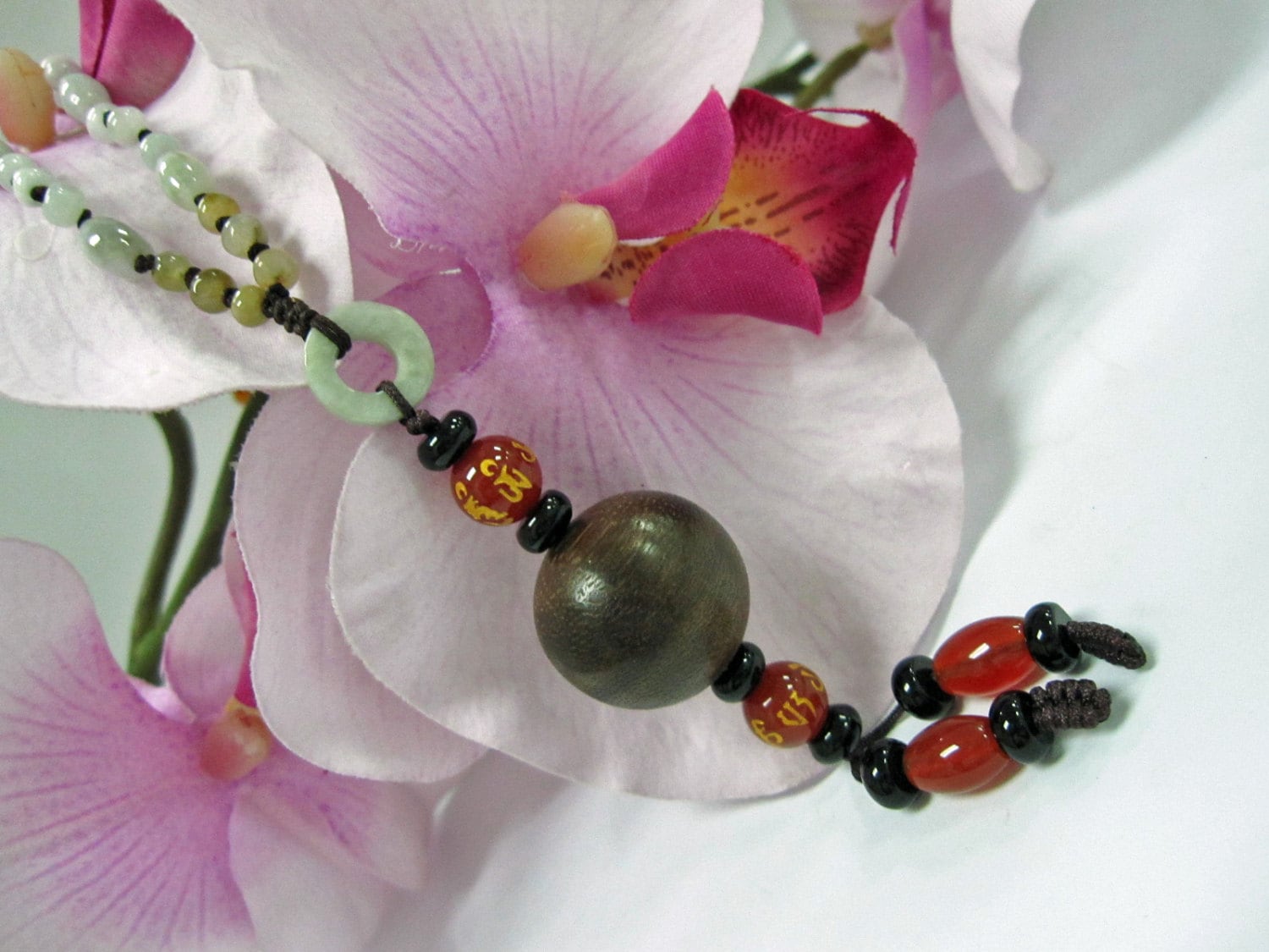 Agarwood "Chen-xiang' & Jade Perlen Charm Halskette Agarwood "Chen-xiang' & Jade Perlen Charm Halskette von the68artshop