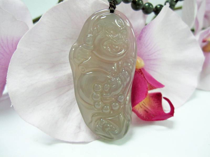 xin Jiang He Tian Yu ; Halskette Mit Chalcedony Laughing Buddha xin Jiang He Tian Yu ; Halskette Mit Chalcedony Laughing Buddha von the68artshop