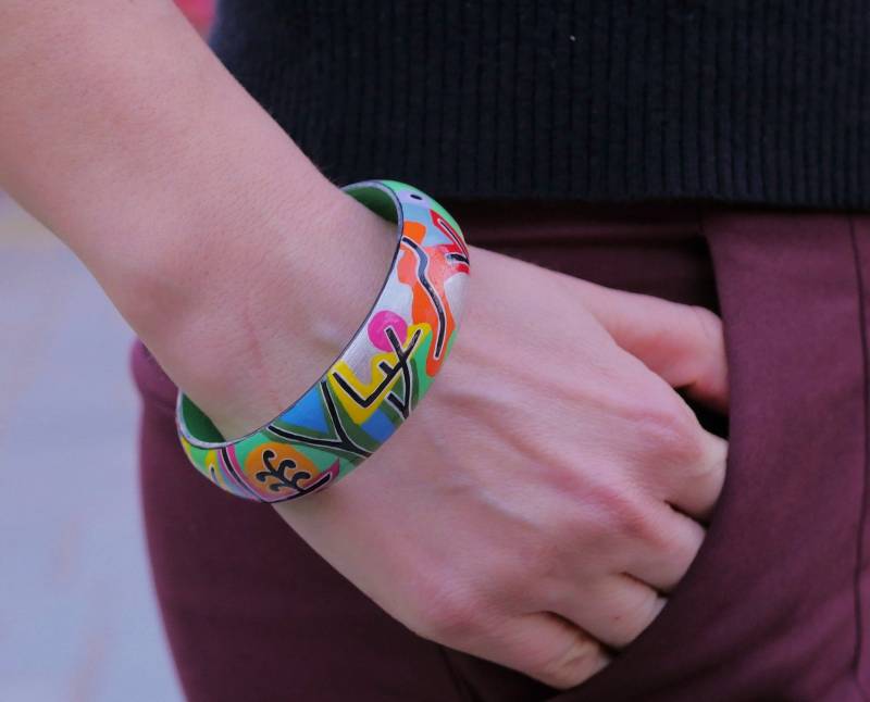 Armreif Kunstharz Handgemacht Gelb Rosa Lila Rot Grün Silber Acryl-Gemälde Inspiriert Von Paul Klee Schmuck Geschenk von theArtDecoBox