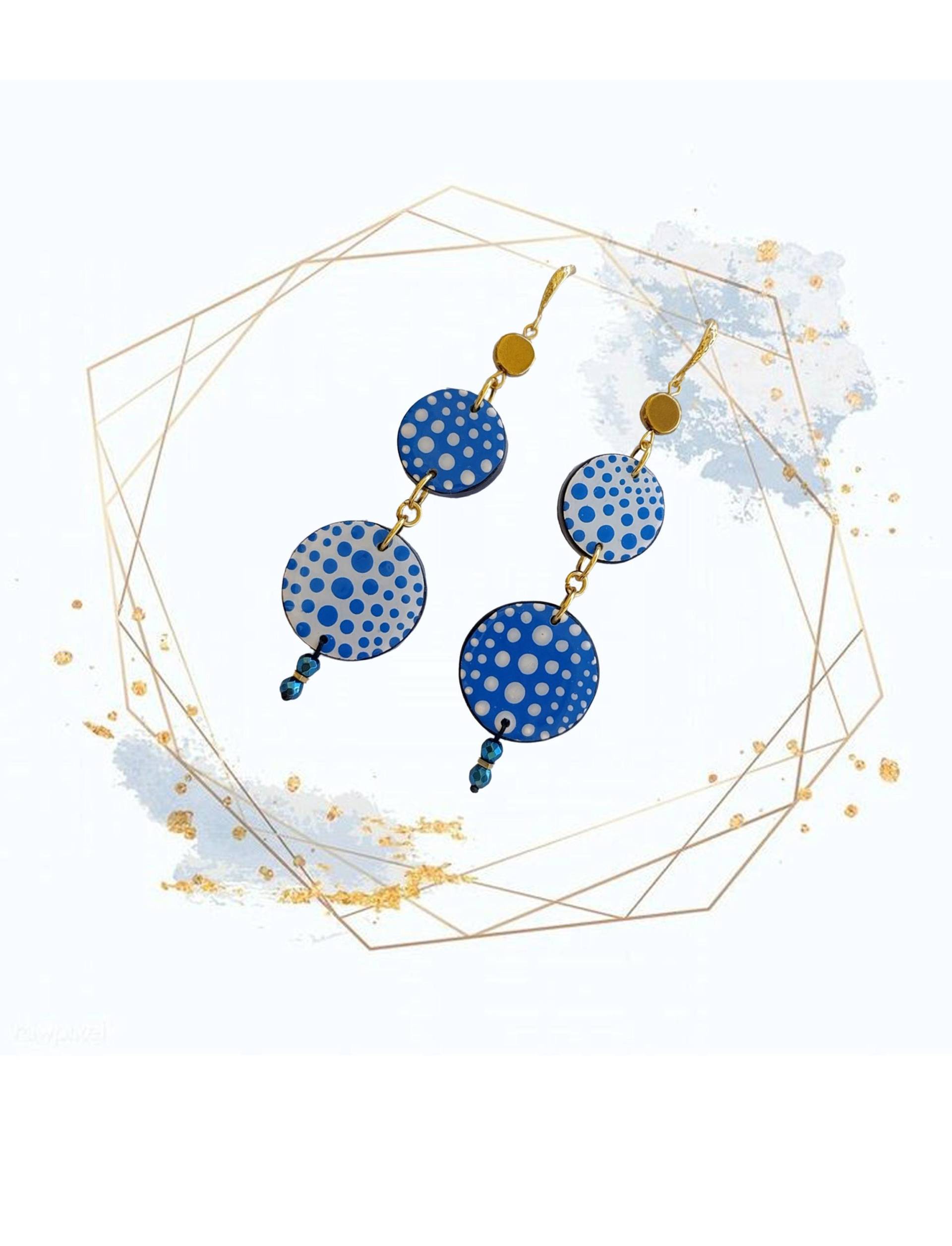 Bemalte Holzohrringe Inspiriert Von Kusama Blue White Polka Dots. Laser Geschnittene Statement Ohrringe. Schmuck Geschenk Für Sie Bemalte Holzohrringe Inspiriert Von Kusama Blue White Polka Dots. Laser Geschnittene Statement Ohrringe. Schmuck Geschenk Für Sie von theArtDecoBox