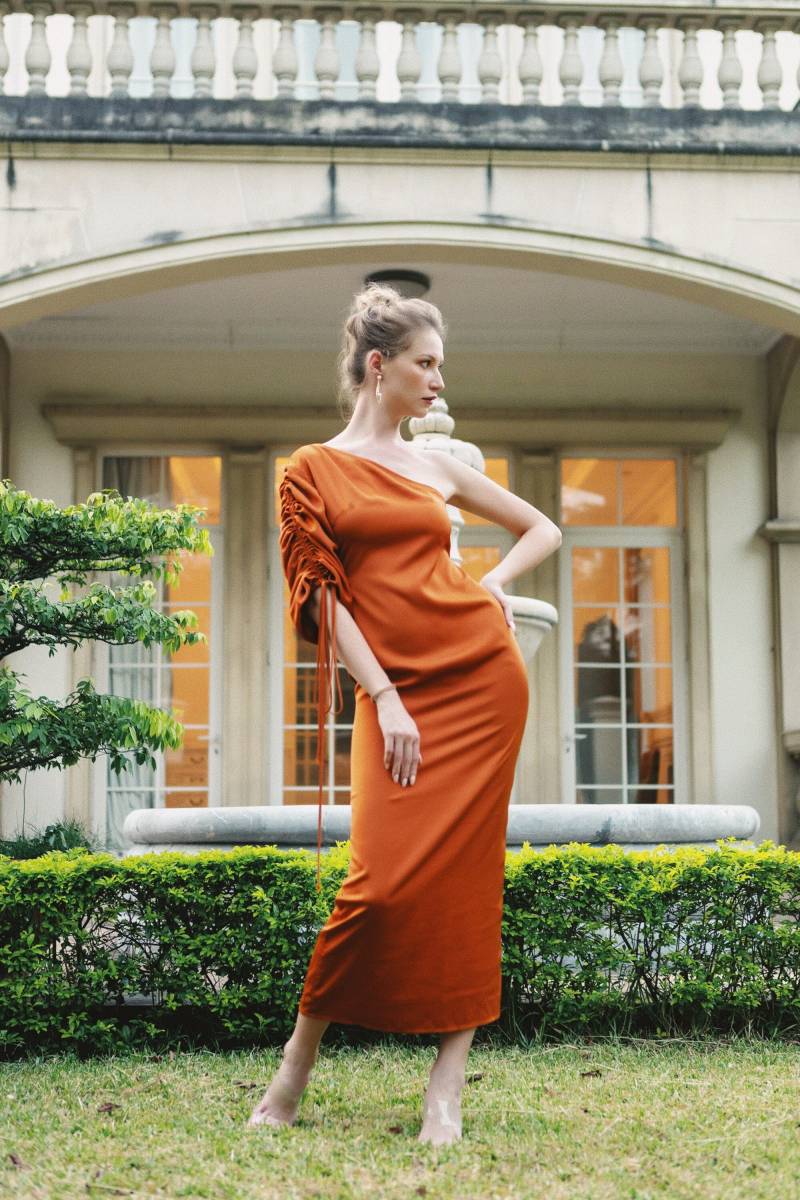 Valentinstag Kleid - Seidenkleid Brautjungfer Abendkleid Schulterfreies Schlichtes Hochzeitskleid Langes von theLABERA