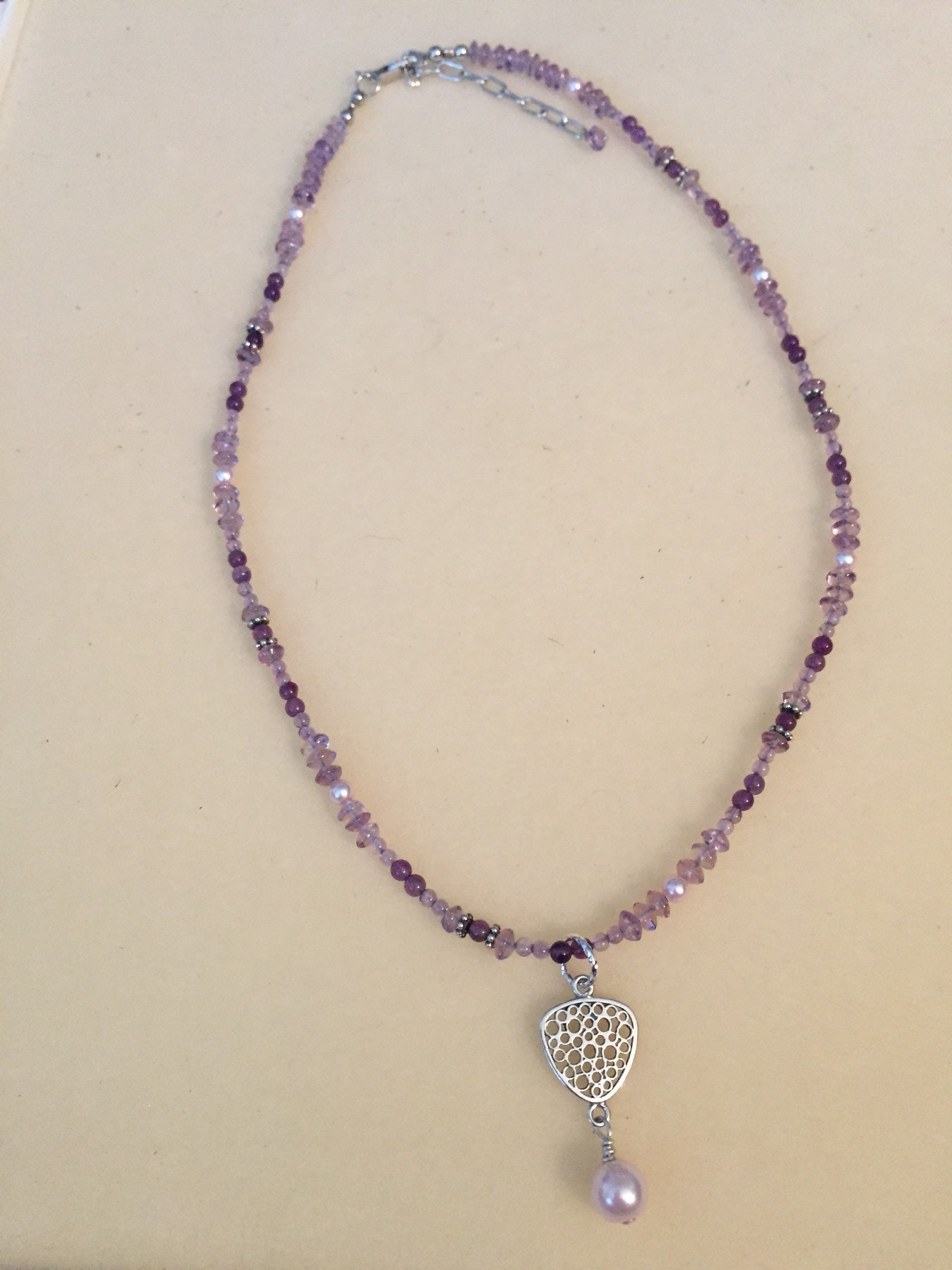Amethyst Und Sterling Silber Mit Perlen Anhänger Amethyst Und Sterling Silber Mit Perlen Anhänger von thePearlyPanoply