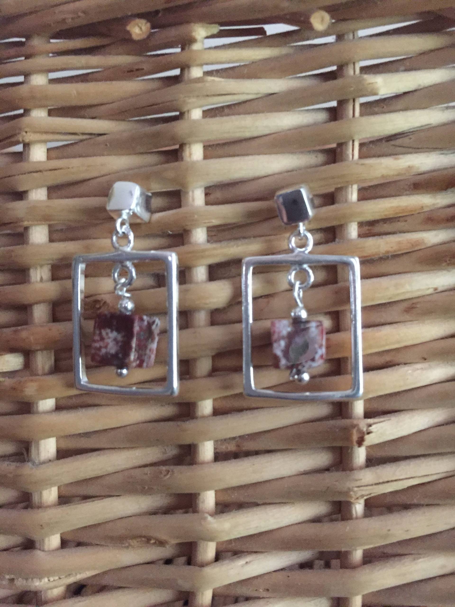 sterling Silber Rahmen Mit Jaspis Würfeln Und S/S Würfelpfählen sterling Silber Rahmen Mit Jaspis Würfeln Und S/S Würfelpfählen von thePearlyPanoply