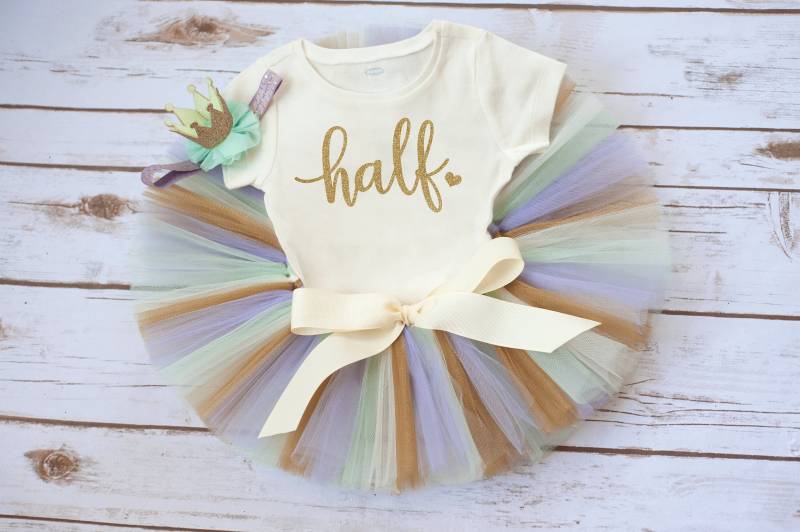 Halber Geburtstag Outfit Baby Mädchen "Camila Gold' Mint Lila Gold von thePhotoPunks