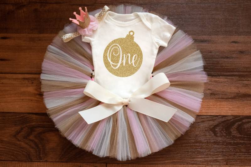 "Weihnachts Rosa Und Gold "Luca Gold" Geburtstag Tutu Set, Winter Erste Weihnachtskuchen Smashing, Gold." von thePhotoPunks