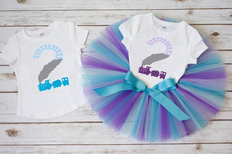 Choo Ich Bin Zwei Zug Zwillinge Mädchen 2.geburtstag Outfit "Audrey" von thePhotoPunks