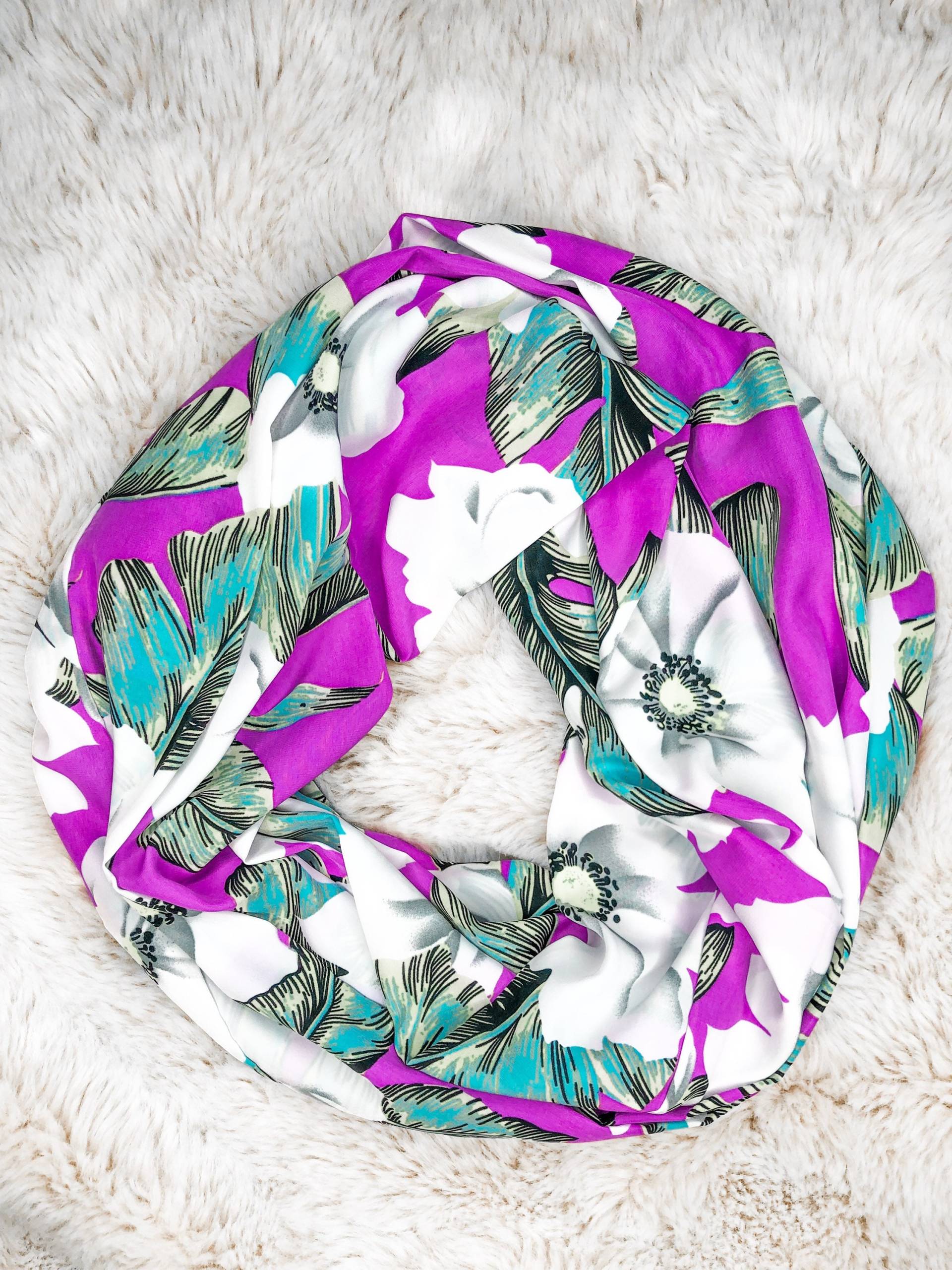 Handgemachte Infinity-Schal Blumenmuster Handgemachte Infinity-Schal Blumenmuster von theSoHo