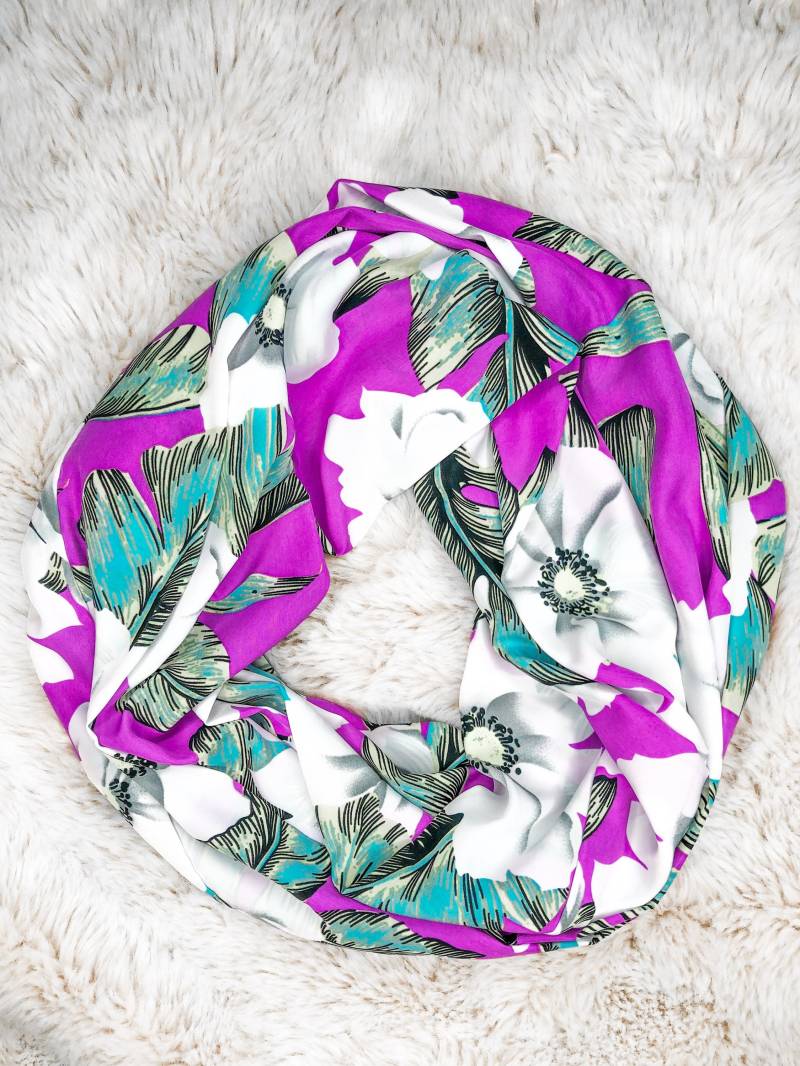 Handgemachte Infinity-Schal Blumenmuster von theSoHo
