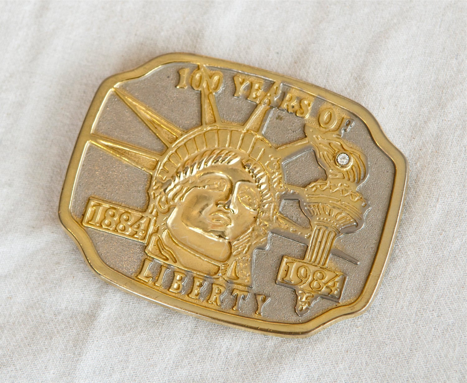 1984 Liberty Gürtelschnalle...100 Jahre Gürtelschnalle...silber Und Gold von theVINTAGEporter