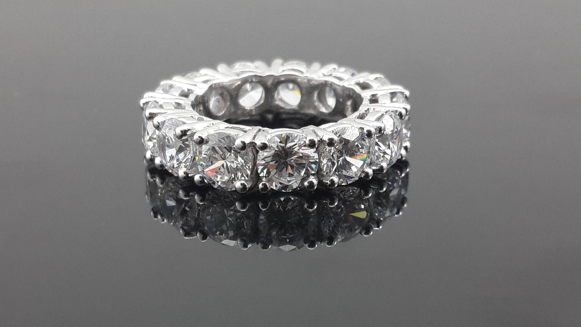 Eternity Band Ring Für Frauen 925 Sterling Silber Weiß Rundschliff Simulieren Diamant Schmuck Handgemacht Party Wear Cz Adastra Jewelry von theadastrajewelry