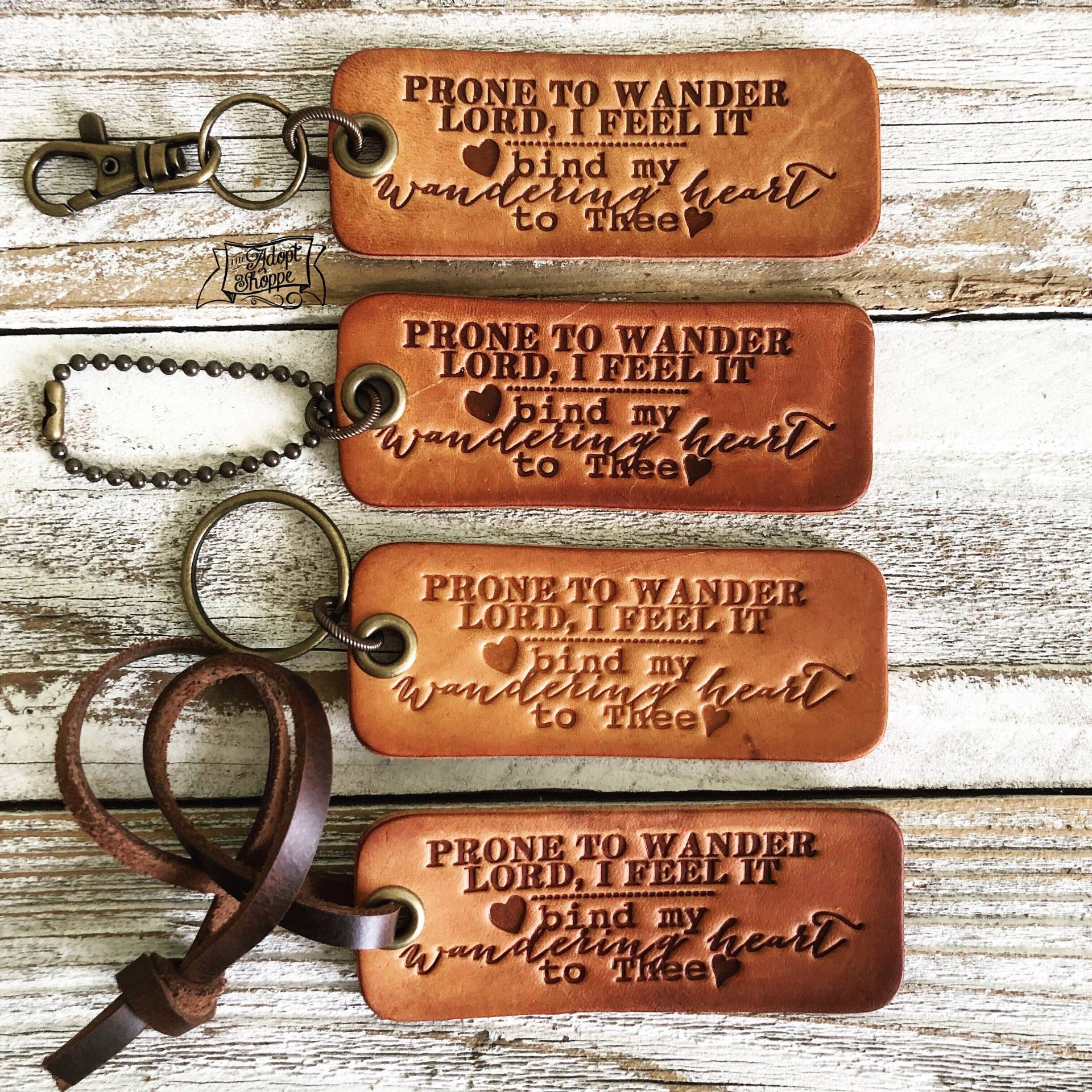 Bind My Wandering Heart To Thee Hymn Lederanhänger | Camel/Natur Bind My Wandering Heart To Thee Hymn Lederanhänger | Camel/Natur von theadoptshoppe