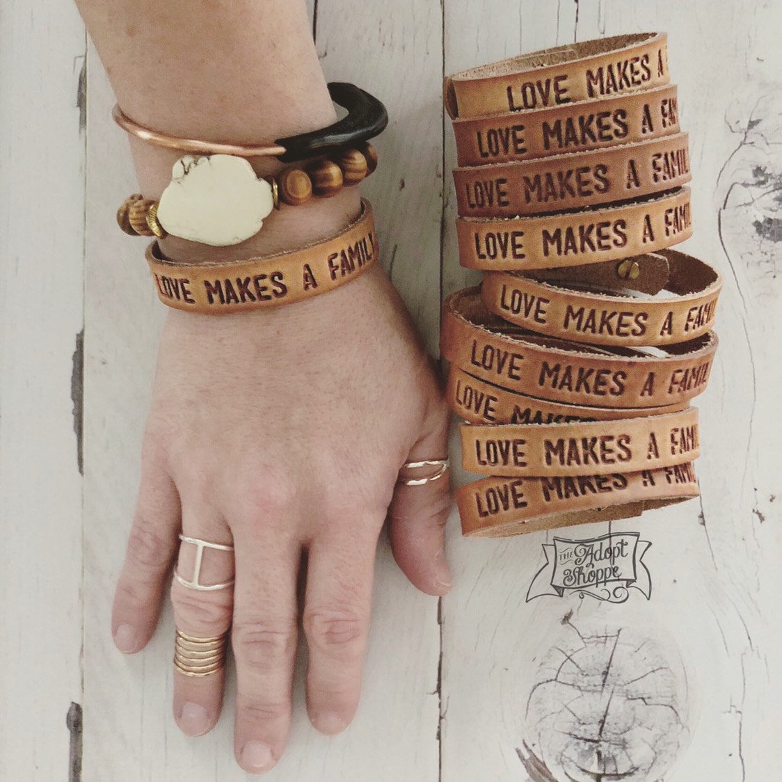 Liebe Macht Eine Familie | Kamel/Natürlich Ledermanschette Liebe Macht Eine Familie | Kamel/Natürlich Ledermanschette von theadoptshoppe