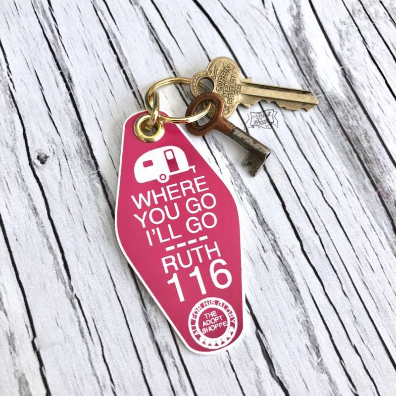 "Ruth 116 "Handy" Pinker Retro Motel Schlüsselanhänger" "Ruth 116 "Handy" Pinker Retro Motel Schlüsselanhänger" von theadoptshoppe