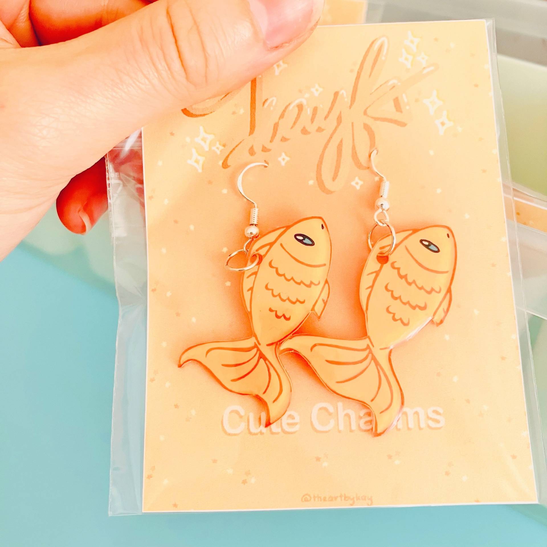 Handgemachte Kleine Fisch-Ohrringe Handgemachte Kleine Fisch-Ohrringe von theartbykay