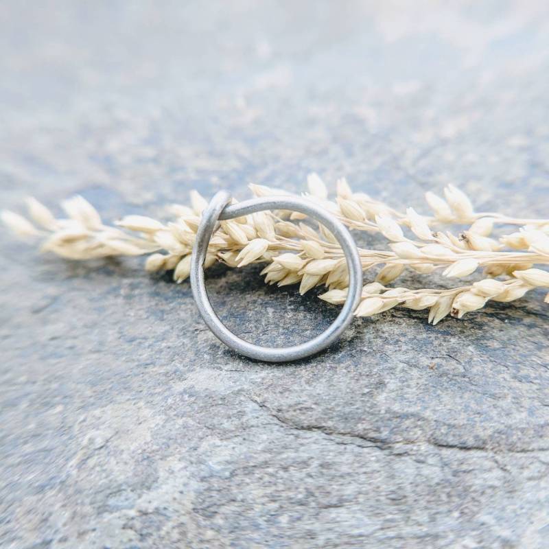 20G Nasenreif - Sterling Silber, Titan Oder Niobium Hoop Primitive Serien Handgemacht Von Thebeperedlily 20G Nasenreif - Sterling Silber, Titan Oder Niobium Hoop Primitive Serien Handgemacht Von Thebeperedlily von thebeadedlily