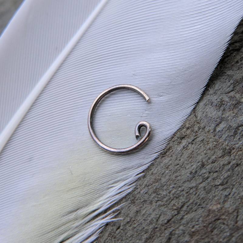 22G Catchless Nase RingSolide 14K Gold, Gold Zu Füllen Oder Niob - Primitive Serie-Thebeadedily Handarbeit 22G Catchless Nase RingSolide 14K Gold, Gold Zu Füllen Oder Niob - Primitive Serie-Thebeadedily Handarbeit von thebeadedlily