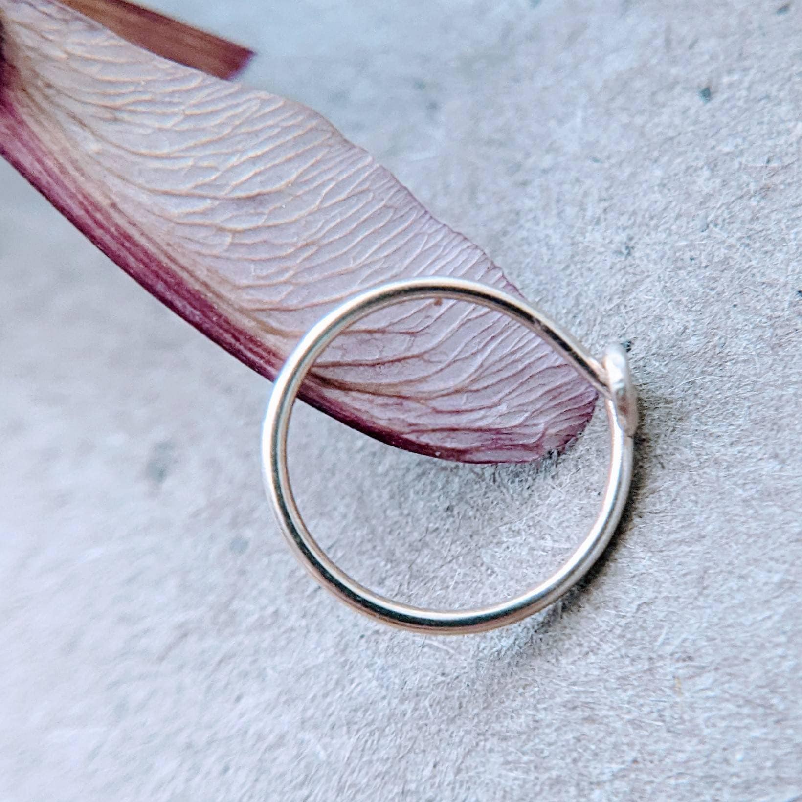 22G Nasenring 14K Massiv Gold, Goldfill Oder Niobium Hoop Primitive Serie Handgemacht By Thebeadedlily 22G Nasenring 14K Massiv Gold, Goldfill Oder Niobium Hoop Primitive Serie Handgemacht By Thebeadedlily von thebeadedlily