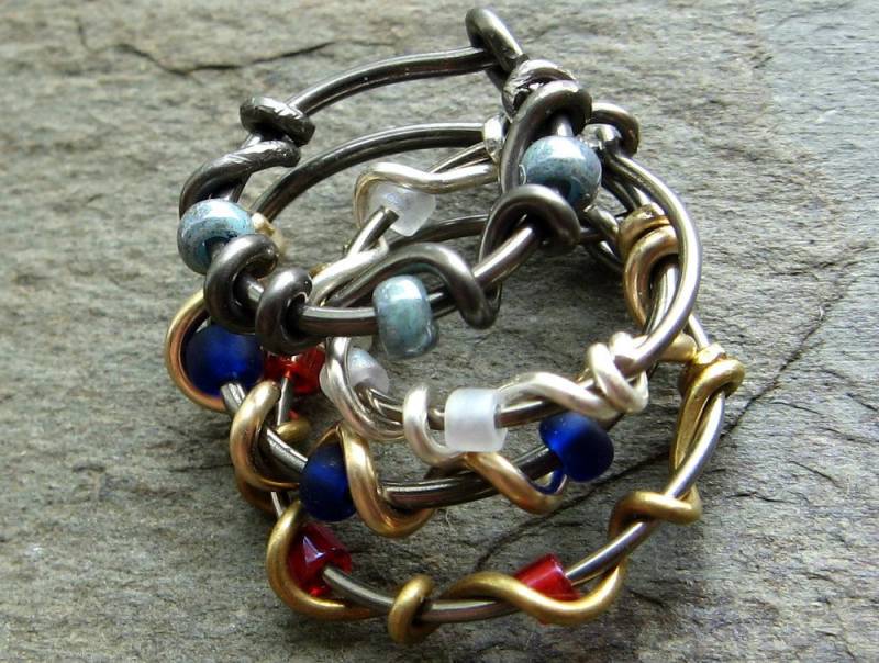 Perlen Rebe Einzel - Benutzerdefinierte Hoop Ohrring Oder Nase RingPrimitive Serie-Thebeadedlily Handarbeit Perlen Rebe Einzel - Benutzerdefinierte Hoop Ohrring Oder Nase RingPrimitive Serie-Thebeadedlily Handarbeit von thebeadedlily