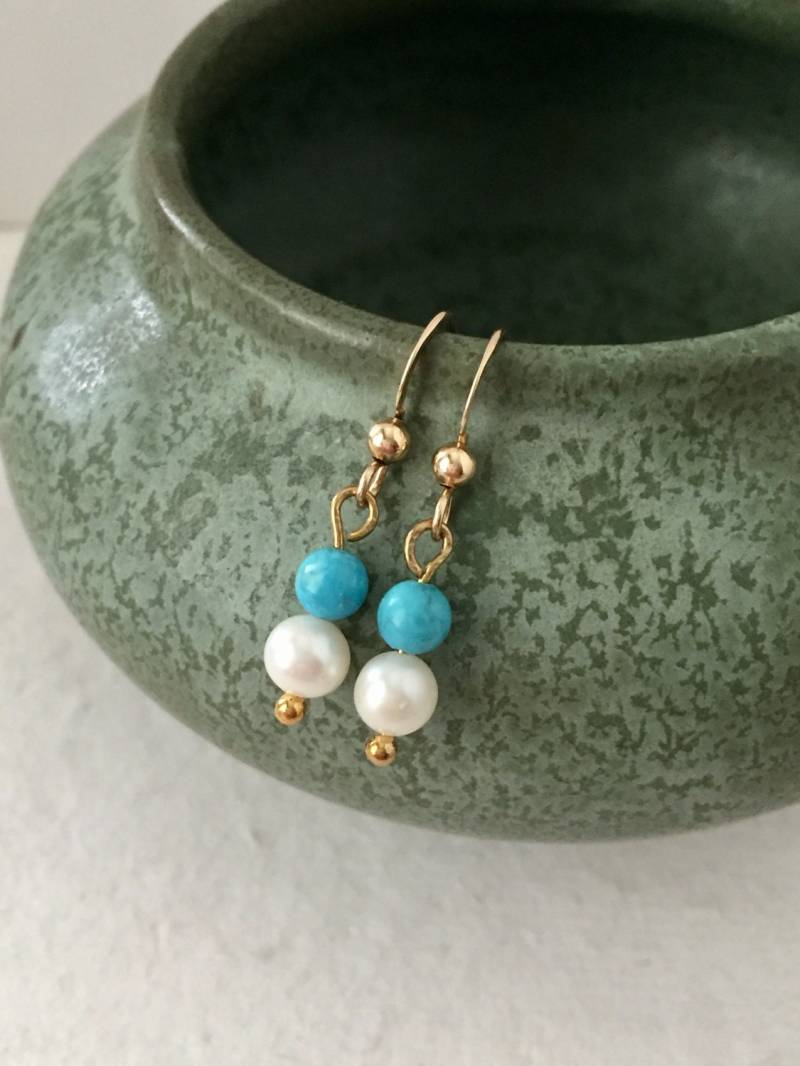 Blau Türkis Und Weiß Süßwasser Perle Baumeln Ohrringe, Gold Für Hochzeiten, Brautparty, Alltag Ohrringe von thebigbluebead