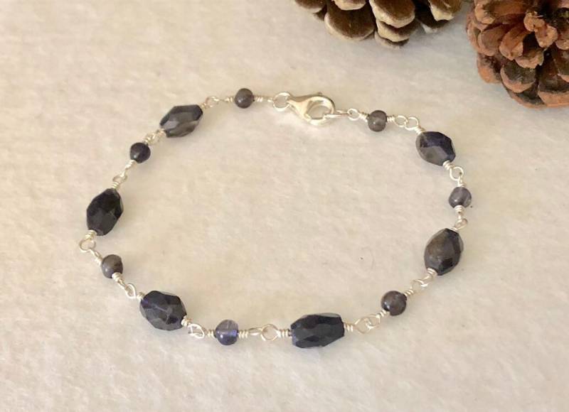 Iolith Auf Sterling Armband, Gemischte Formen, Blau Und Silber, Urlaub Schmuck, Handgemachter Elegantes Wassersaphir von thebigbluebead