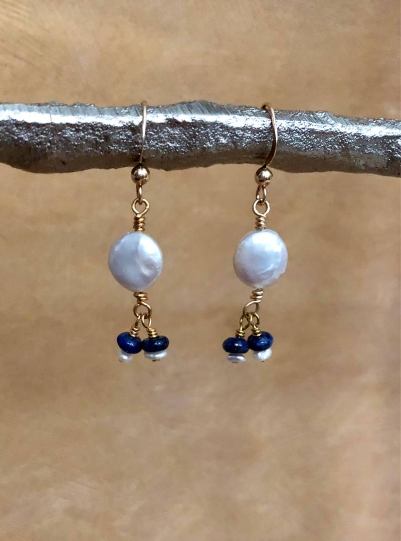 Lapis Perle Und Gold Ohrringe, Baumeln Tropfen Blau Weiß Handgemachte Unikat von thebigbluebead