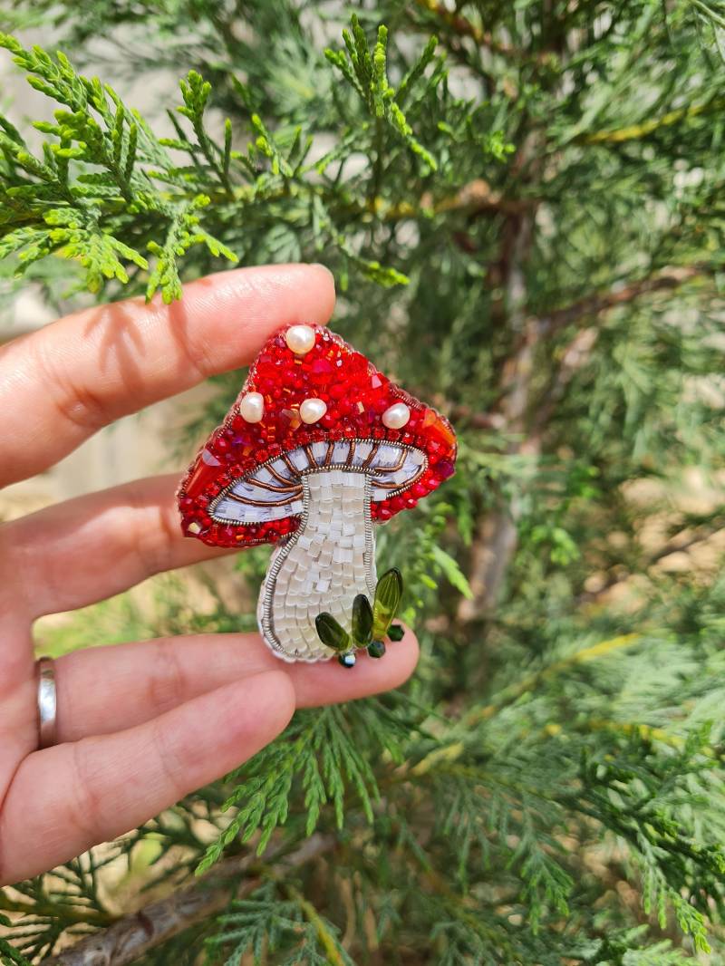 Handgefertigte Pilz Brosche, Gestickte Rote Handgefertigtes Geschenk, Anstecknadel Für Frauen, Individueller Schmuck Handgefertigte Pilz Brosche, Gestickte Rote Handgefertigtes Geschenk, Anstecknadel Für Frauen, Individueller Schmuck von thebroochh