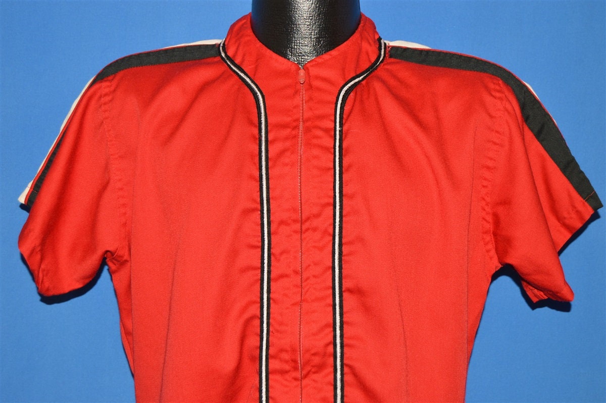 60Er Jahre Pincus Liköre Rot Gestreift Zip Front Baseball Jersey Medium 60Er Jahre Pincus Liköre Rot Gestreift Zip Front Baseball Jersey Medium von thecaptainsvintage