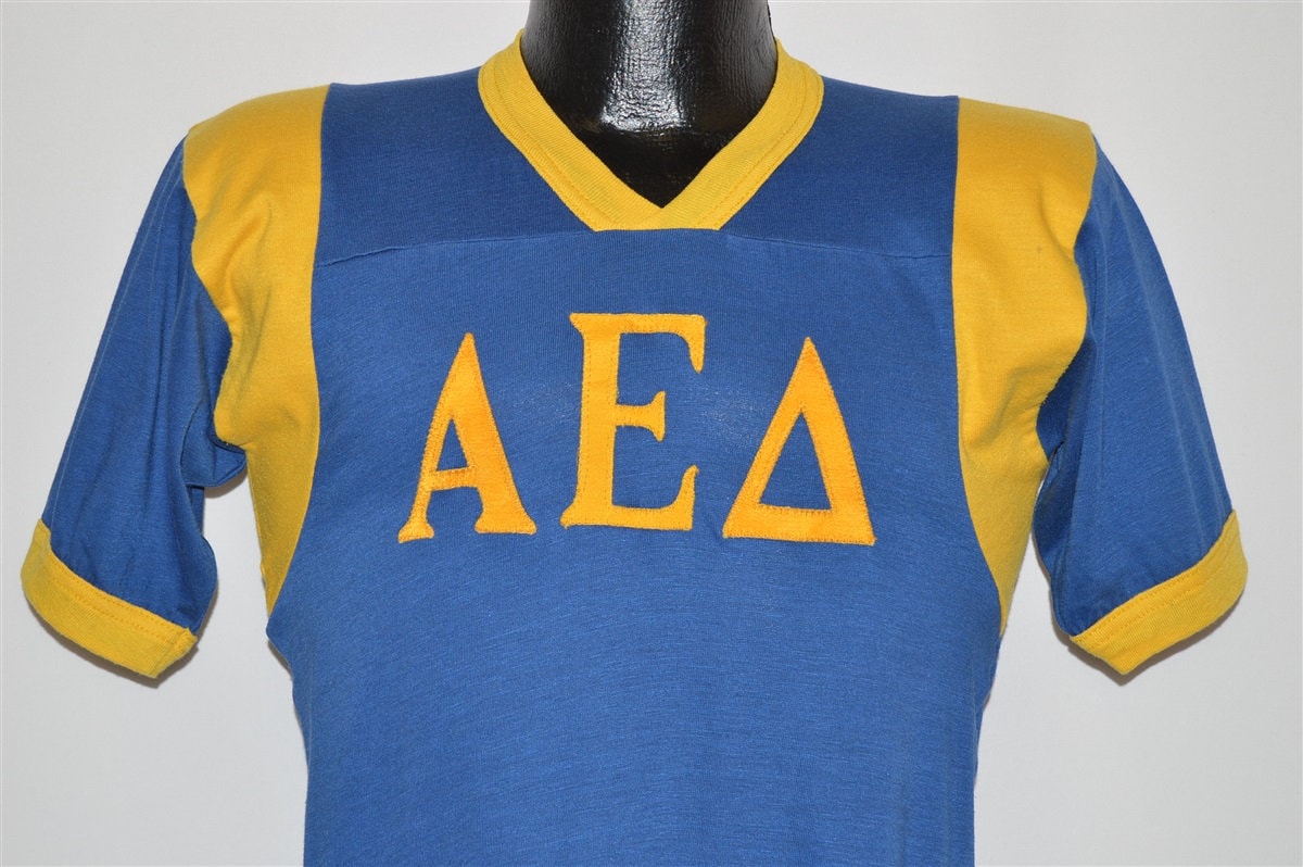 70Er Jahre Alpha Epsilon Delta Jersey T-Shirt Small 70Er Jahre Alpha Epsilon Delta Jersey T-Shirt Small von thecaptainsvintage