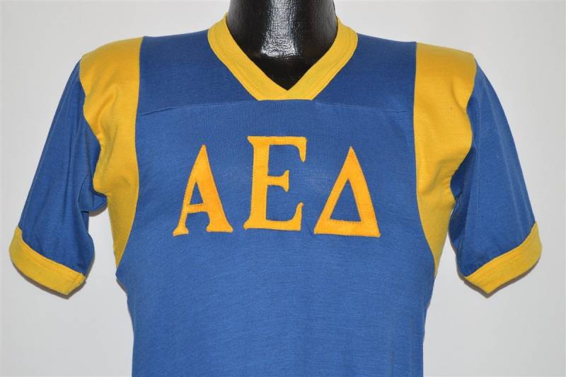 70Er Jahre Alpha Epsilon Delta Jersey T-Shirt Small 70Er Jahre Alpha Epsilon Delta Jersey T-Shirt Small von thecaptainsvintage