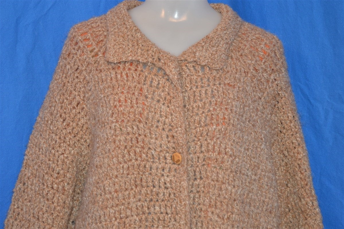 70Er Jahre Braun Vintage Handgestrickte Gefütterte Damen Strickjacke Pullover Jacke Extra-Large 70Er Jahre Braun Vintage Handgestrickte Gefütterte Damen Strickjacke Pullover Jacke Extra-Large von thecaptainsvintage