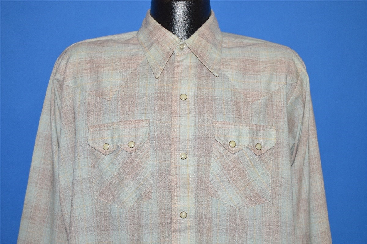 70Er Jahre Dee Cee Pastell Kariertes Western Perlen Snap Shirt Large 70Er Jahre Dee Cee Pastell Kariertes Western Perlen Snap Shirt Large von thecaptainsvintage