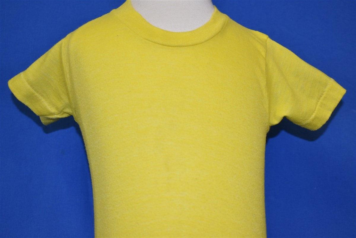 70Er Jahre Gelb Solid Blank Baby T-Shirt 12-18 Monate 70Er Jahre Gelb Solid Blank Baby T-Shirt 12-18 Monate von thecaptainsvintage